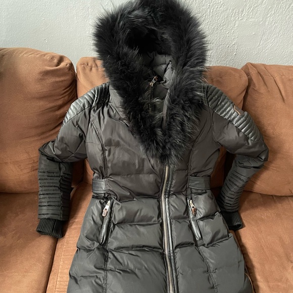 Nicole Benisti coat! this is a one of a kind all black with real fur . - Picture 6 of 8